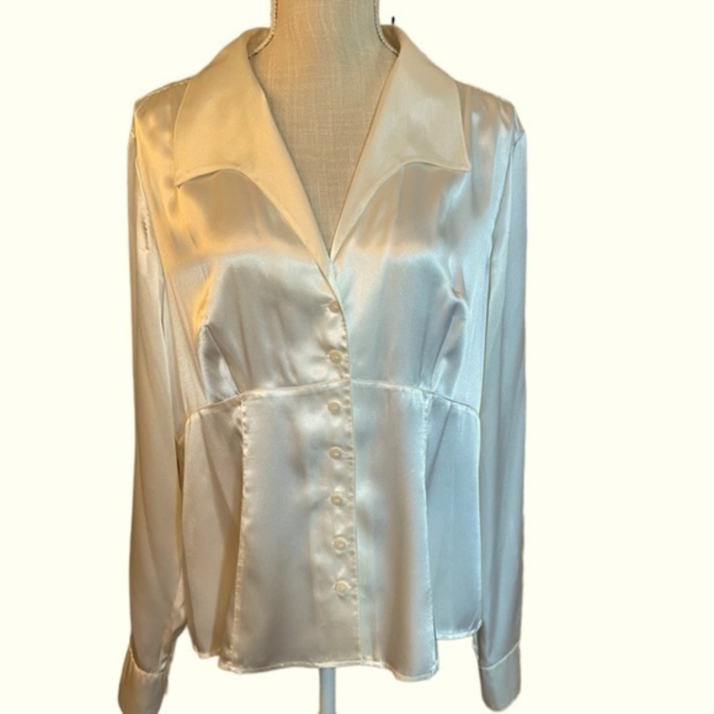 Jones New‎ York Ivory Button down blouse 16